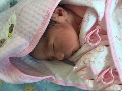 在广州供卵中心抱了个胖宝宝，事业家庭两得意